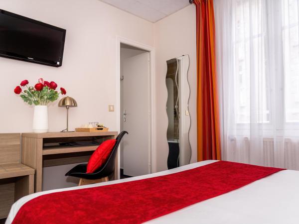 Hotel Elizabeth - Intra Muros : photo 4 de la chambre chambre triple classique avec baignoire dans bâtiment skippers