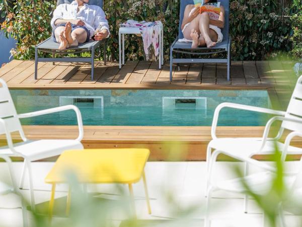 Belle Vue Hôtel : photo 6 de la chambre family room with private pool - garden view