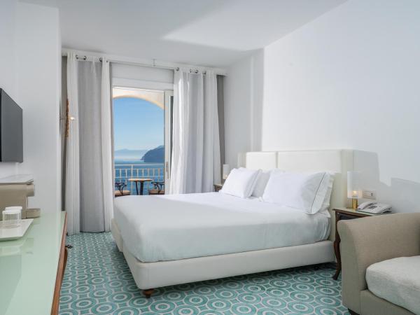 Hotel Belair : photo 1 de la chambre chambre supérieure avec balcon et vue sur la mer