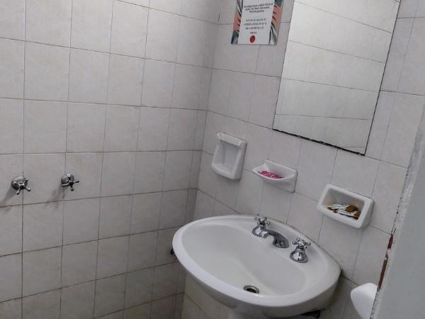 Hostal Vampayá : photo 1 de la chambre chambre double avec salle de bains privative