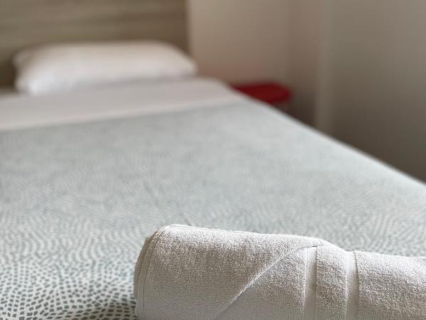 Pensión La Estrella : photo 9 de la chambre chambre lits jumeaux avec salle de bains privative