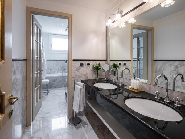 Baglioni Hotel Luna - The Leading Hotels of the World : photo 5 de la chambre suite sansovino - vue sur lagon