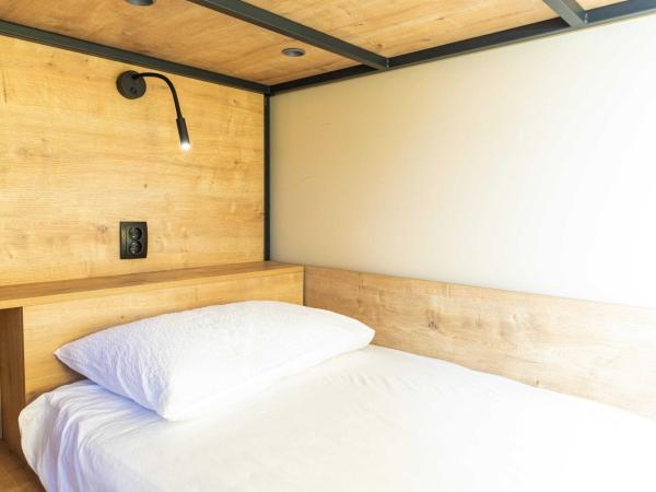 Hostel Petra Marina : photo 3 de la chambre lit dans dortoir mixte de 8 lits - vue sur mer