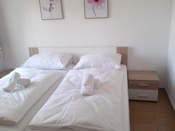 HOTEL RAJSKY : photo 2 de la chambre bungalow - vue sur jardin