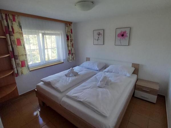 HOTEL RAJSKY : photo 3 de la chambre bungalow - vue sur jardin