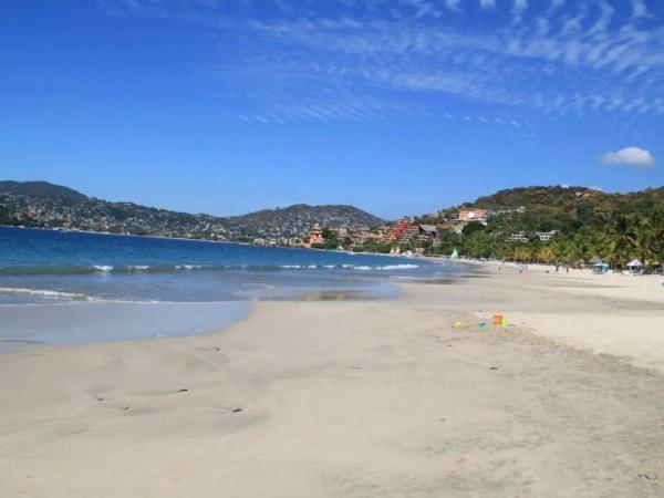 Bungalow LUXURY cerca a la Playa Zihuatanejo Mexico : photo 5 de la chambre tente