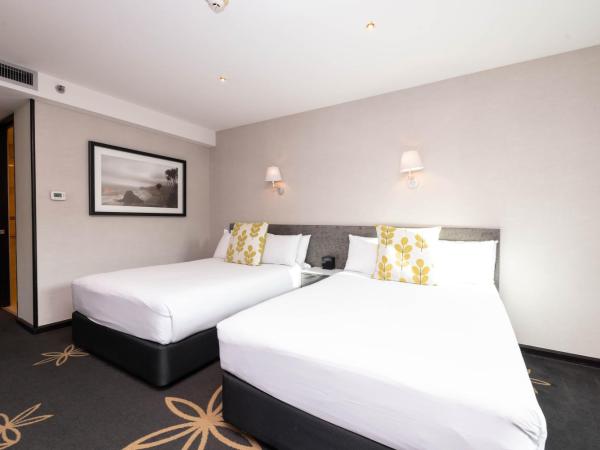 SkyCity Hotel Auckland : photo 2 de la chambre chambre lits jumeaux accessible aux personnes à mobilité réduite