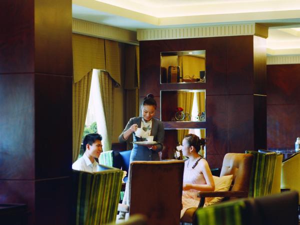 Fairmont Peace Hotel On the Bund : photo 6 de la chambre fairmont gold executive floor king - non-smoking