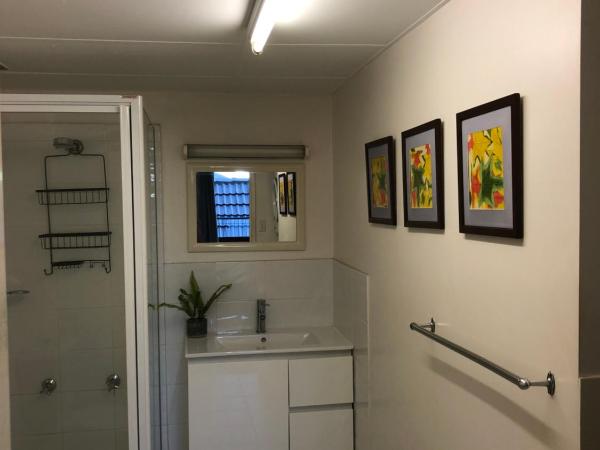 Coral Towers Holiday Suites : photo 5 de la chambre appartement 1 chambre - vue sur piscine