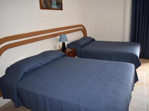 Hotel Plaza Almendros : photo 6 de la chambre chambre quadruple supérieure