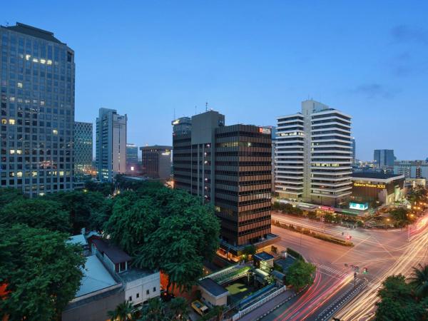 Holiday Inn Express Jakarta Wahid Hasyim, an IHG Hotel : photo 9 de la chambre chambre lit queen-size standard - vue sur ville