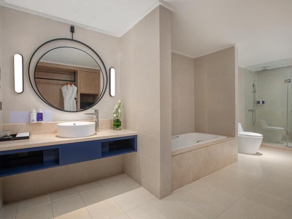 voco Guangzhou Shifu, an IHG Hotel : photo 3 de la chambre one-bedroom suite with living area