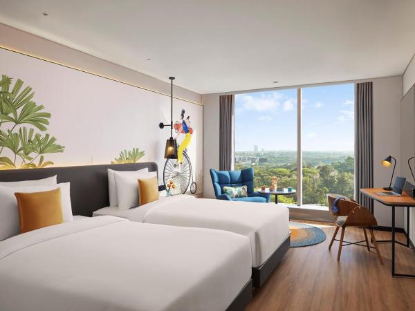 Hyatt Centric Hebbal Bengaluru : photo 6 de la chambre chambre lits jumeaux - vue sur forêt