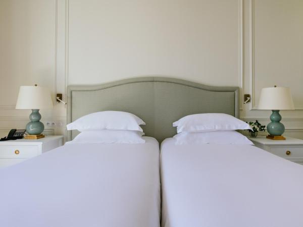 Hôtel du Palais Biarritz, in The Unbound Collection by Hyatt : photo 4 de la chambre chambre lits jumeaux collection classique