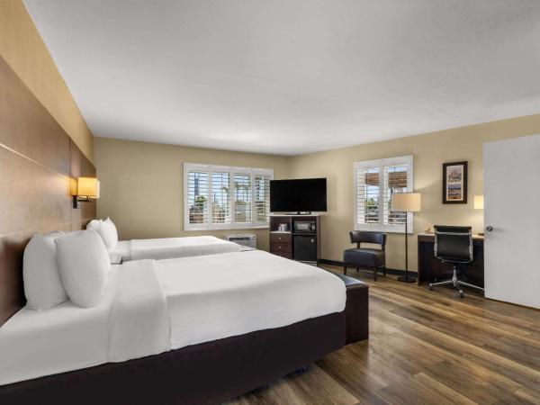 Comfort Inn San Diego Airport At The Harbor : photo 1 de la chambre chambre standard 2 lits queen-size - non-fumeurs