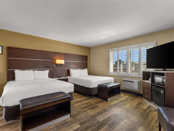 Comfort Inn San Diego Airport At The Harbor : photo 2 de la chambre chambre standard 2 lits queen-size - non-fumeurs