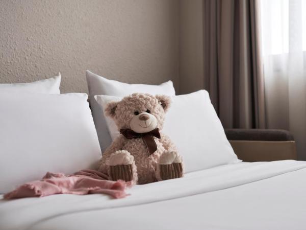 Novotel Athens : photo 2 de la chambre chambre familiale avec 1 lit double et 1 canapé-lit double