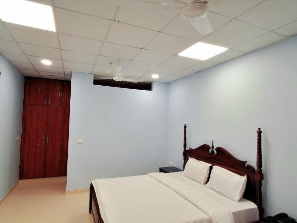 Dev Sneh Residency : photo 3 de la chambre chambre double avec terrasse