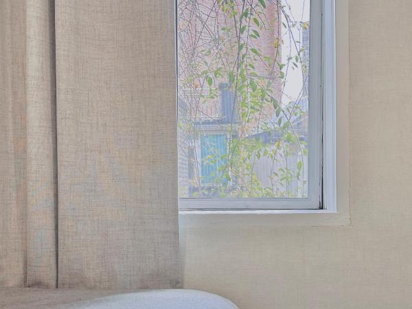 Seoul Yes Oui Ja Sharehouse : photo 3 de la chambre chambre lit queen-size avec salle de bains commune 