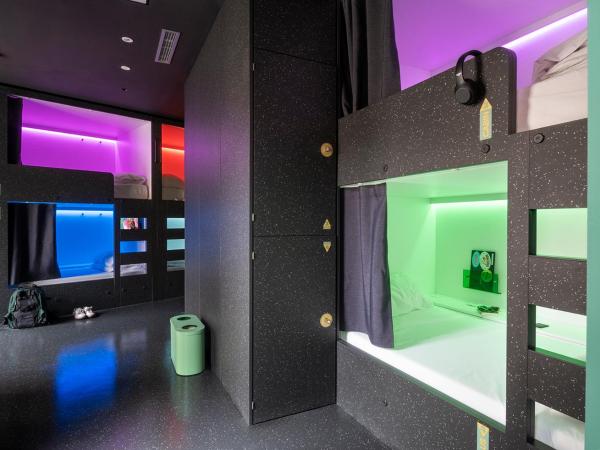 AMISTAT City Hostel Barcelona : photo 2 de la chambre cabin ensuite in mixed dorm