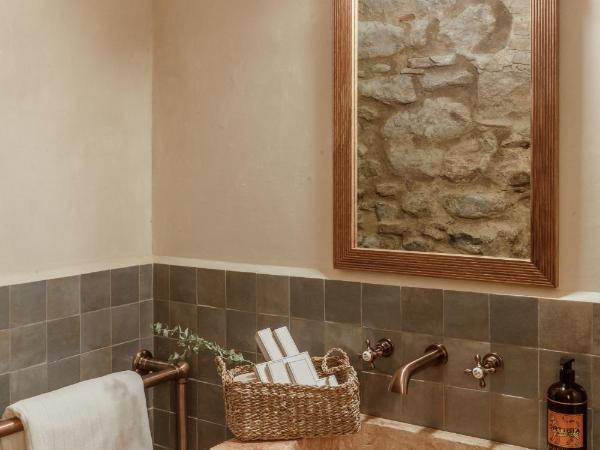 Castell de Vallgornera : photo 10 de la chambre chambre double deluxe