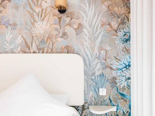 Le Suffren Hôtel : photo 2 de la chambre chambre double - vue sur canal