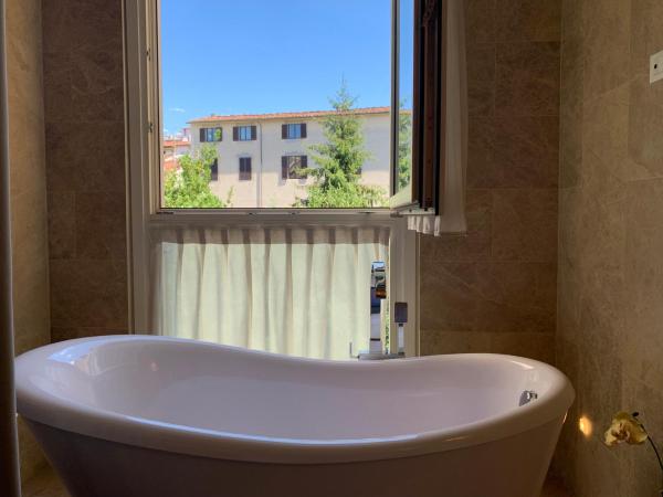 Florence Art Apartments : photo 10 de la chambre appartement standard 2 chambres avec balcon