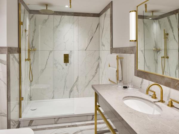 The Grand Brighton : photo 9 de la chambre feature executive king with sea view and balcony