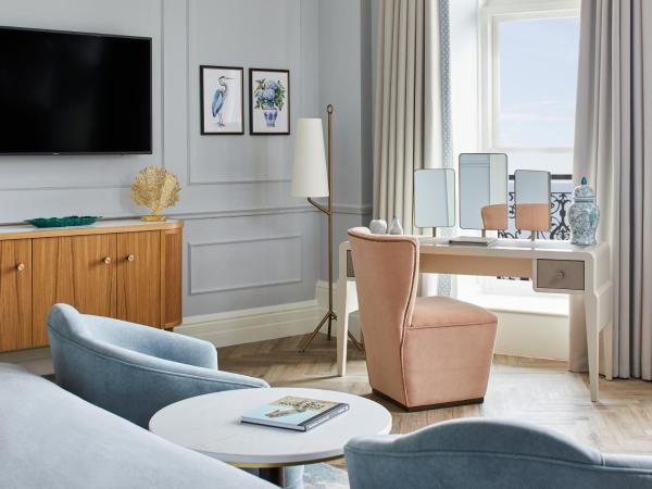 The Grand Brighton : photo 3 de la chambre feature junior suite with sea view and balcony