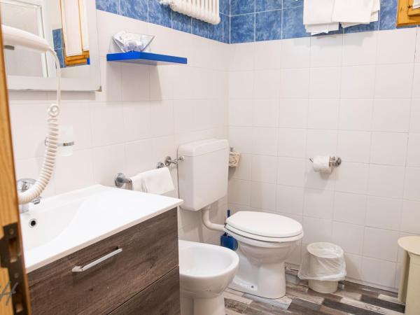 Hotel Holiday- Alla Finestrella : photo 4 de la chambre chambre quadruple