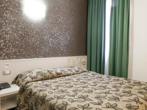 Hotel Holiday- Alla Finestrella : photo 3 de la chambre chambre double