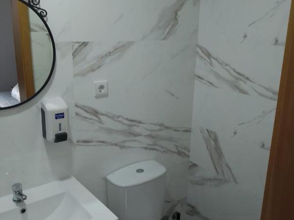 Guest house D. Filipe I : photo 4 de la chambre chambre double deluxe avec balcon