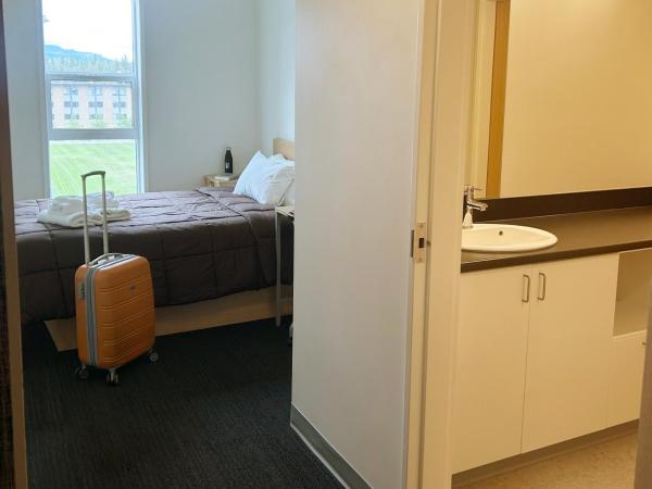 UBC Okanagan Campus : photo 4 de la chambre connecting double room with private bathroom - nechako building