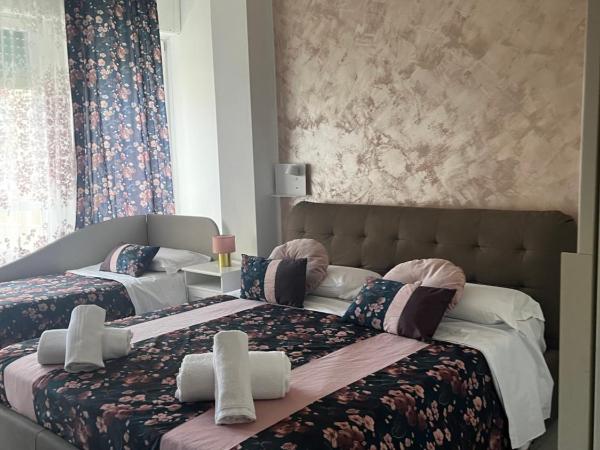 Albachiara Suite Rooms : photo 2 de la chambre chambre double supérieure - vue sur ville