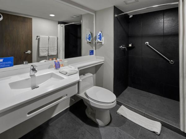 City Express Plus by Marriott Ciudad de México Santa Fe : photo 5 de la chambre chambre lit queen-size