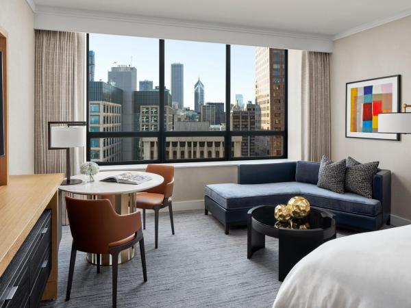 The Ritz-Carlton, Chicago : photo 3 de la chambre chambre lit king-size avec accès au salon - vue sur ville