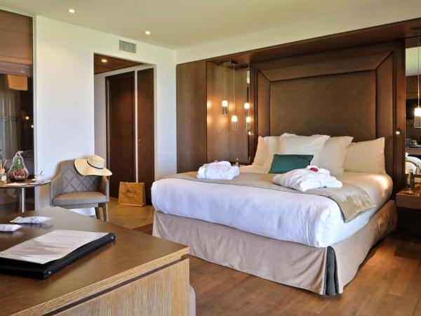 Hôtel Le Week end : photo 1 de la chambre suite junior avec terrasse - vue sur mer - accessible aux personnes à mobilité réduite