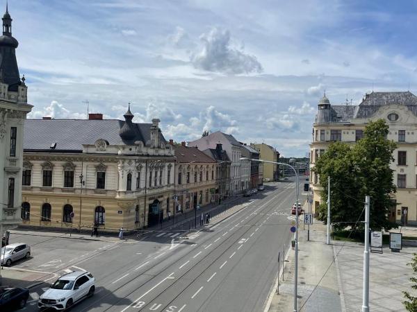 Hostel Moravia Ostrava : photo 7 de la chambre chambre quadruple avec balcon