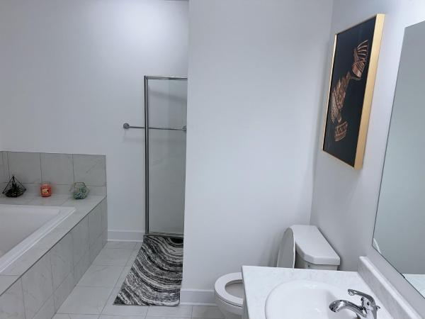 House of Daizy Home : photo 3 de la chambre chambre familiale avec salle de bains privative