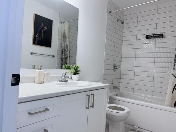 House of Daizy Home : photo 4 de la chambre chambre triple avec salle de bains commune