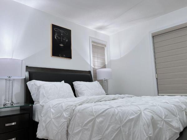 House of Daizy Home : photo 2 de la chambre chambre triple avec salle de bains commune