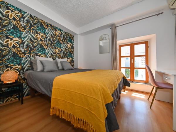 The Lazy Monkey Hostel & Apartments : photo 1 de la chambre appartement avec terrasse