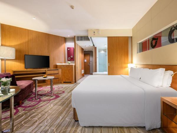 Centara Grand at Central Plaza Ladprao Bangkok : photo 3 de la chambre suite club deluxe lit king-size