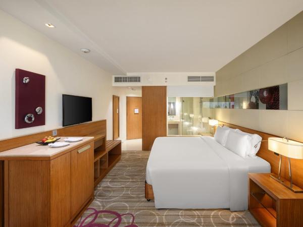 Centara Grand at Central Plaza Ladprao Bangkok : photo 1 de la chambre suite club supérieure lit king-size