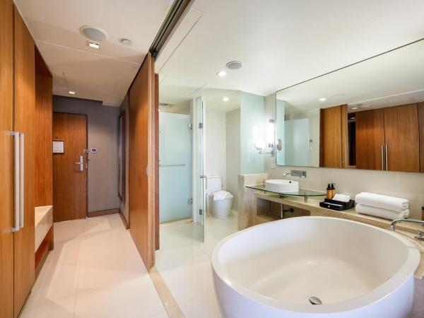 Centara Grand at Central Plaza Ladprao Bangkok : photo 4 de la chambre suite lit king-size premier