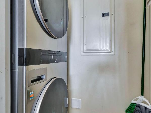 Sunshine Oasis - Orlando Lakefront Luxury : photo 9 de la chambre appartement 2 chambres - vue sur lac