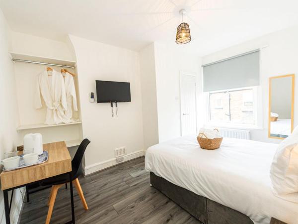 Room in Anfield : photo 5 de la chambre chambre double avec salle de bains commune