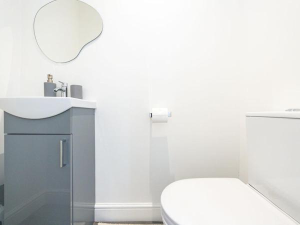 Room in Anfield : photo 8 de la chambre chambre double avec salle de bains commune