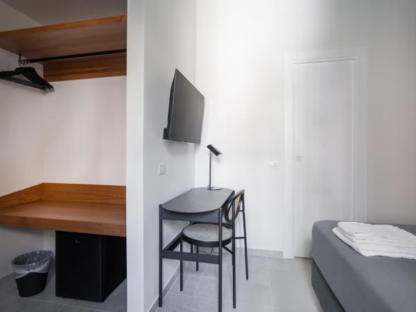 Weaver Suites By Dimorra : photo 1 de la chambre chambre double ou lits jumeaux avec salle de bains privative