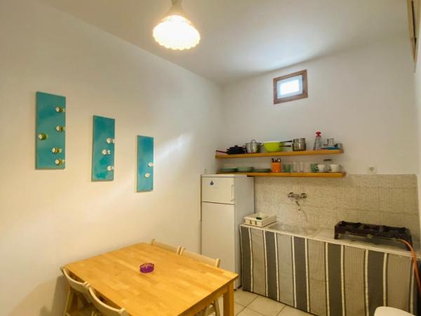 Pension Marias : photo 2 de la chambre chambre quadruple avec salle de bains privative